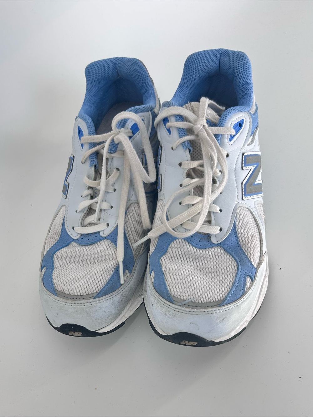 New Balance Women’s 990 White and Light Blue Athletic Sneakers - Size 9